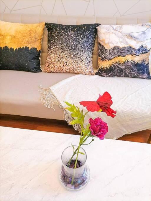 Cozy Studio Unit At Sun Residences Quezon City Bagian luar foto